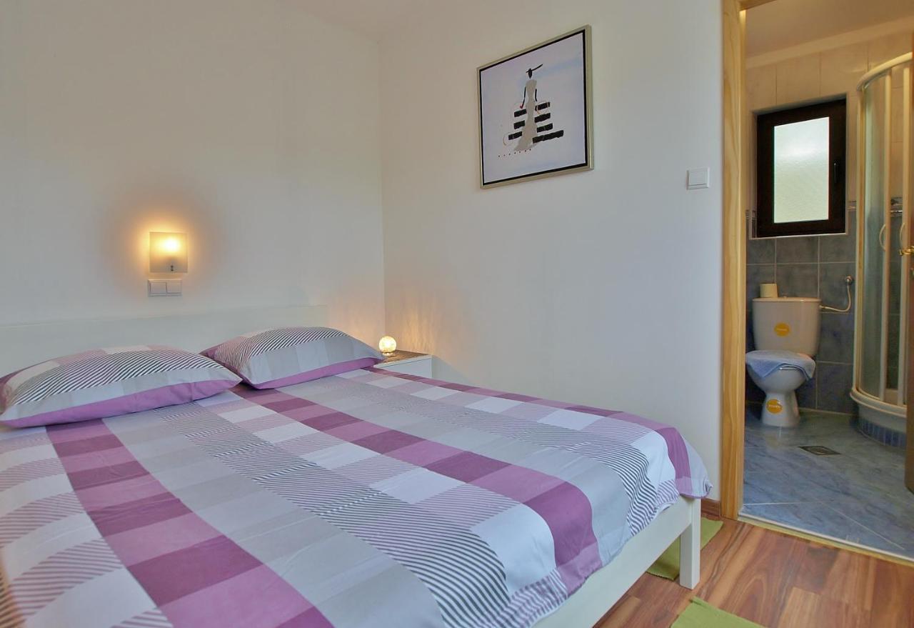Apartments Eufemija 拉布 外观 照片