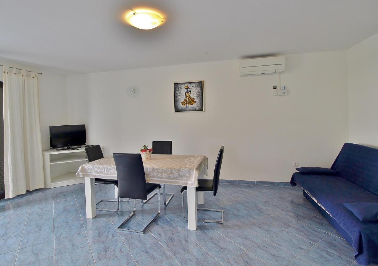 Apartments Eufemija 拉布 外观 照片