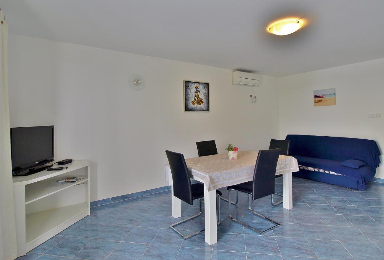 Apartments Eufemija 拉布 外观 照片