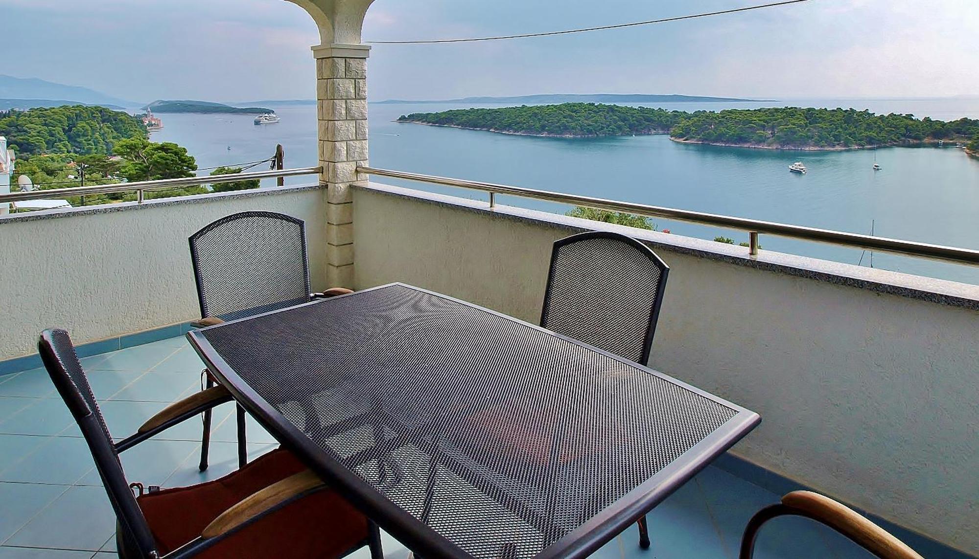 Apartments Eufemija 拉布 外观 照片