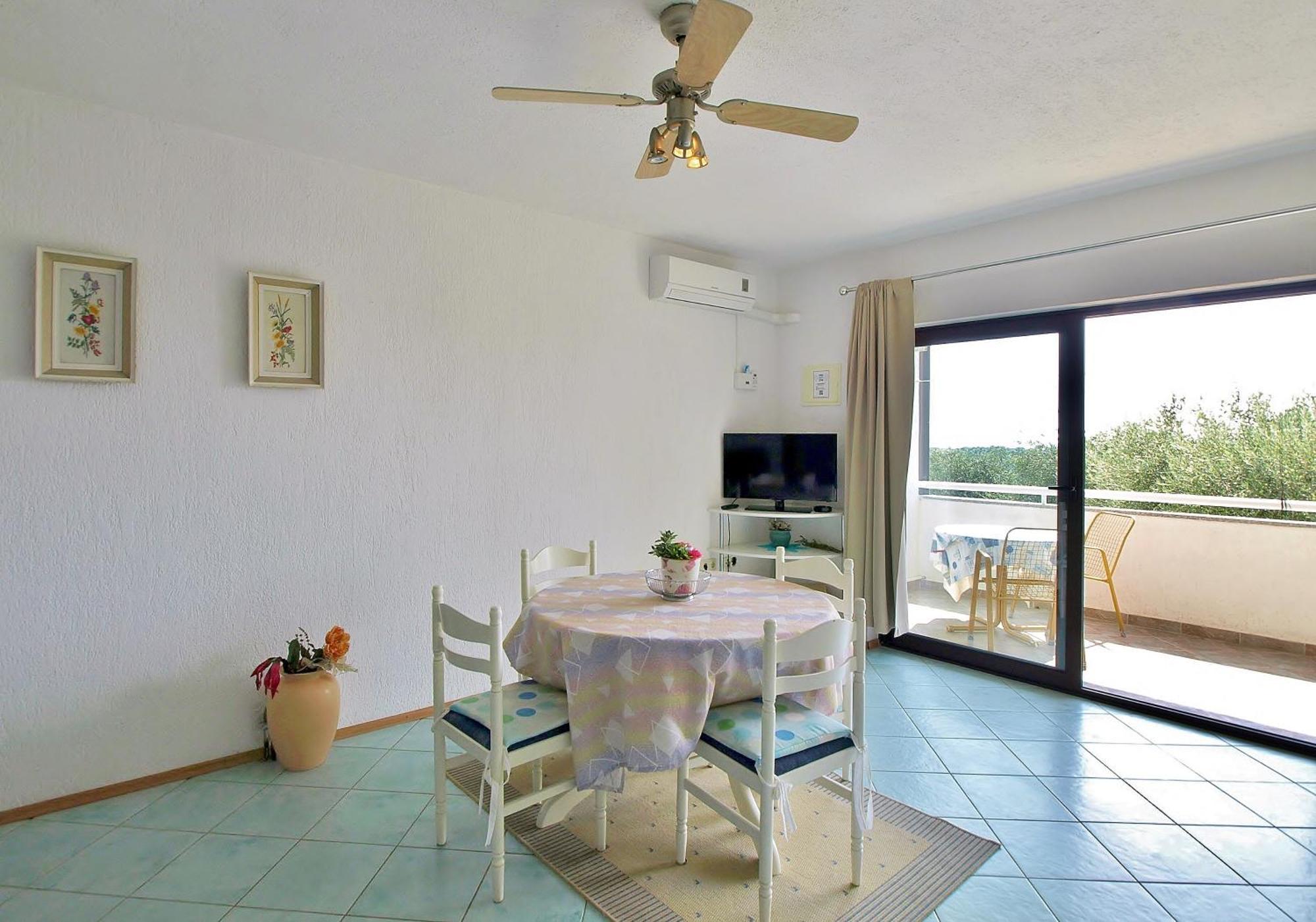 Apartments Eufemija 拉布 外观 照片