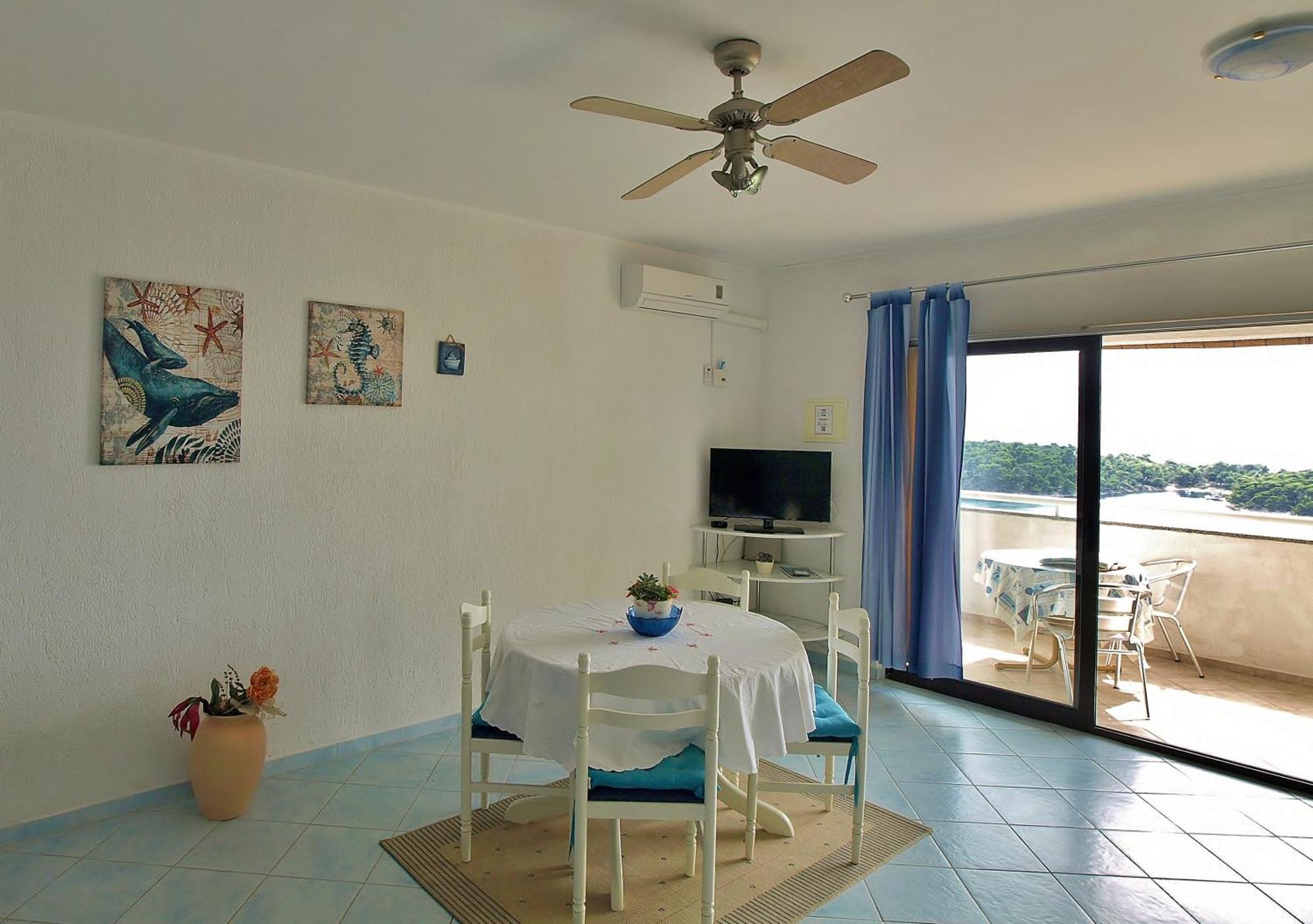 Apartments Eufemija 拉布 外观 照片